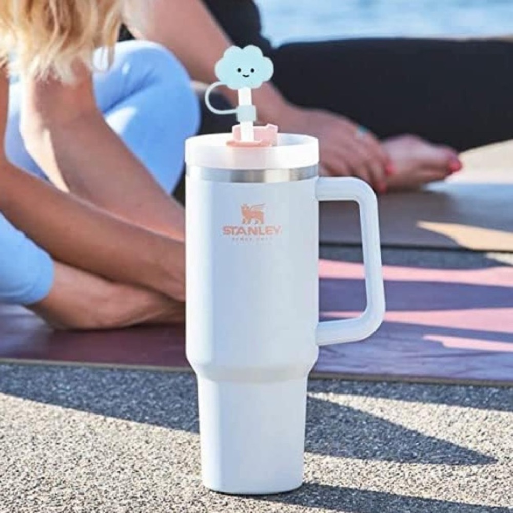 💕 3/$10 CUTE cloud ☁️ straw cap for Stanley and other straws
